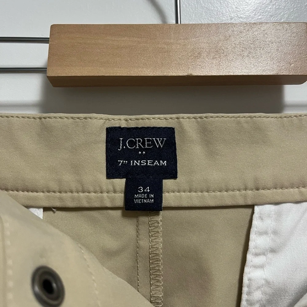 J. Crew 7” Inseam Khaki Shorts Men’s Size 34